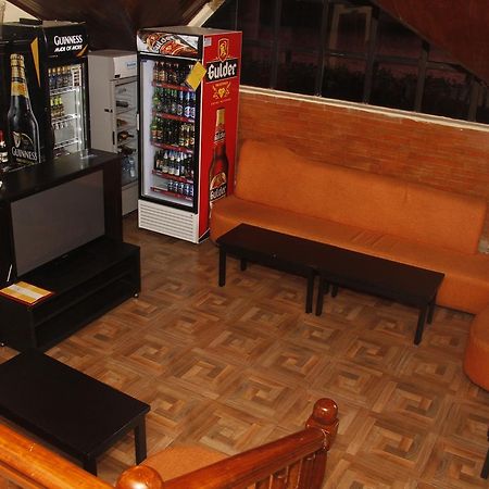 Crown Cottage Hotel Ikeja Esterno foto