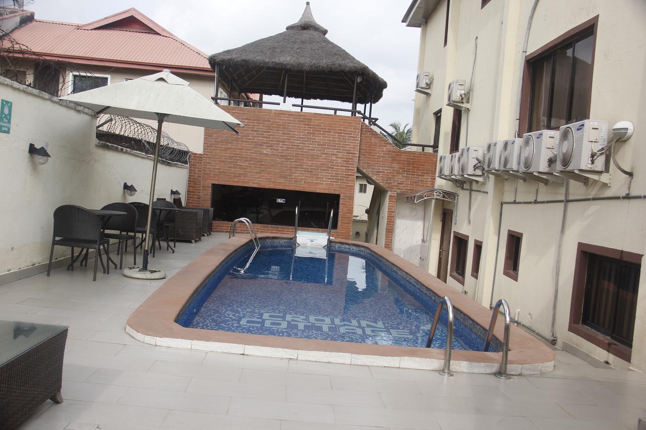 Crown Cottage Hotel Ikeja Esterno foto