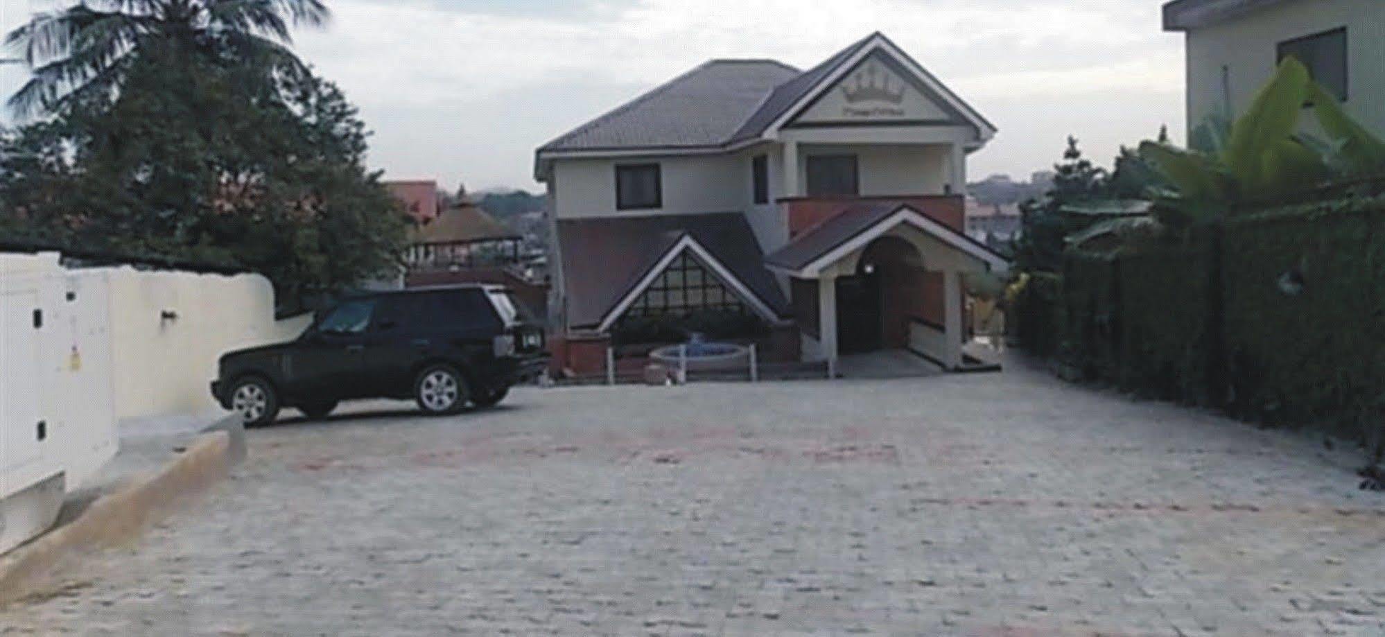 Crown Cottage Hotel Ikeja Esterno foto
